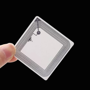 NFC Çıkartma Etiketleri Su Geçirmez Islak Kakma RFID Etiketi
