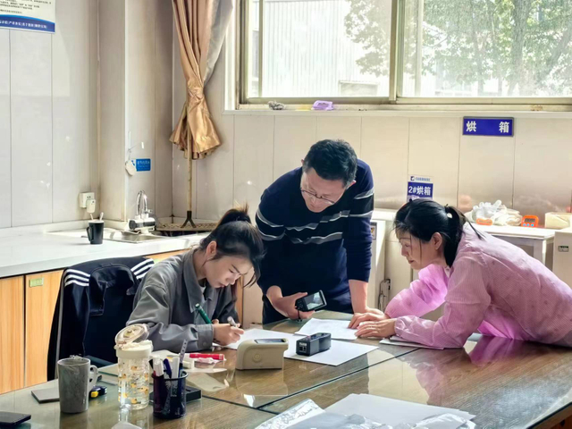 8b61f7dff37e3fbc695c0e23617850c